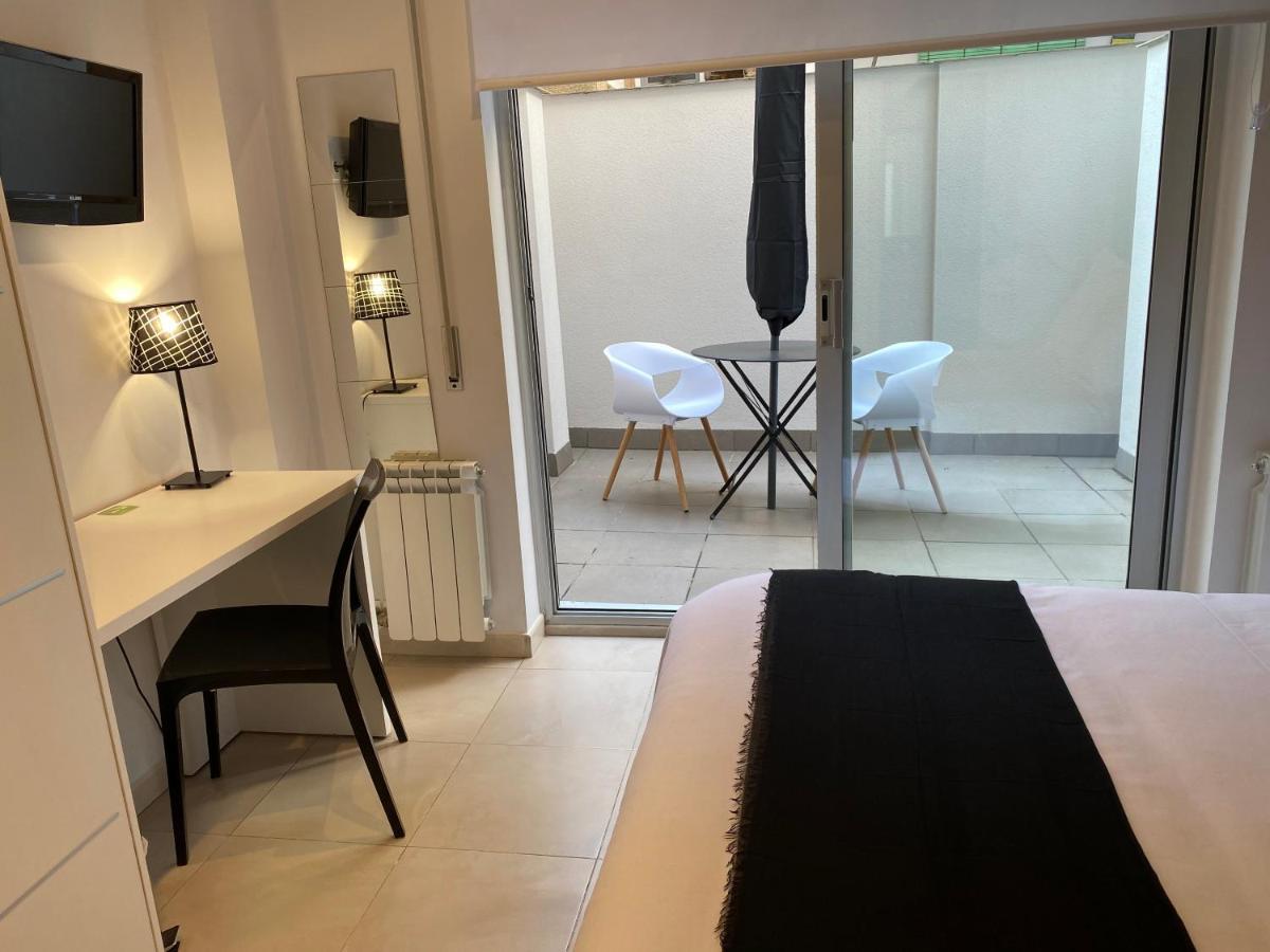 Hostal Somnis Suria Exteriör bild