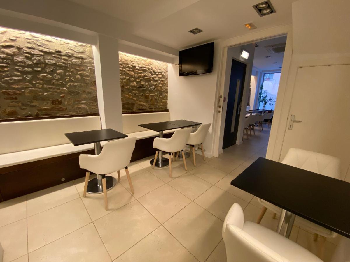 Hostal Somnis Suria Exteriör bild