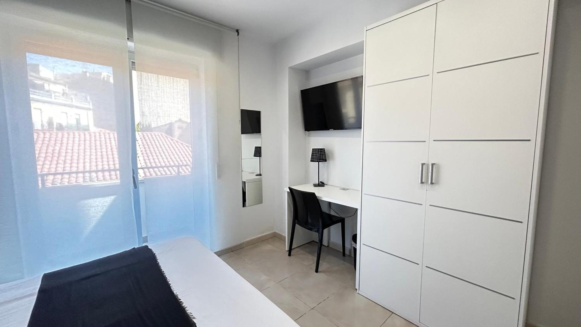 Hostal Somnis Suria Exteriör bild